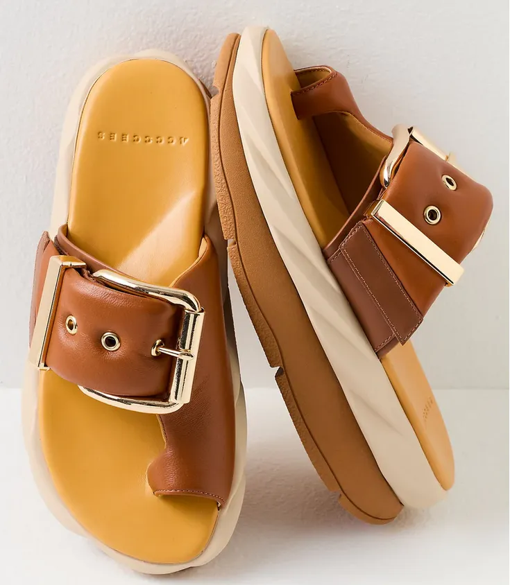 MELLOW GLOW Brown Sandals